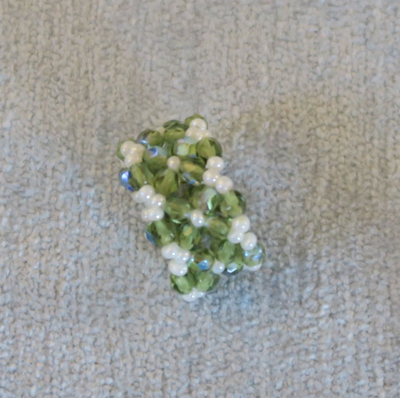 Ringe: Ring aus Glasperlen grün/weiss – Gebraucht aus Brittnau von marlenestone 1
