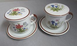 2 Teetassen mit Sieb, Deckel & Unterteller  Alpenblumenmotiv