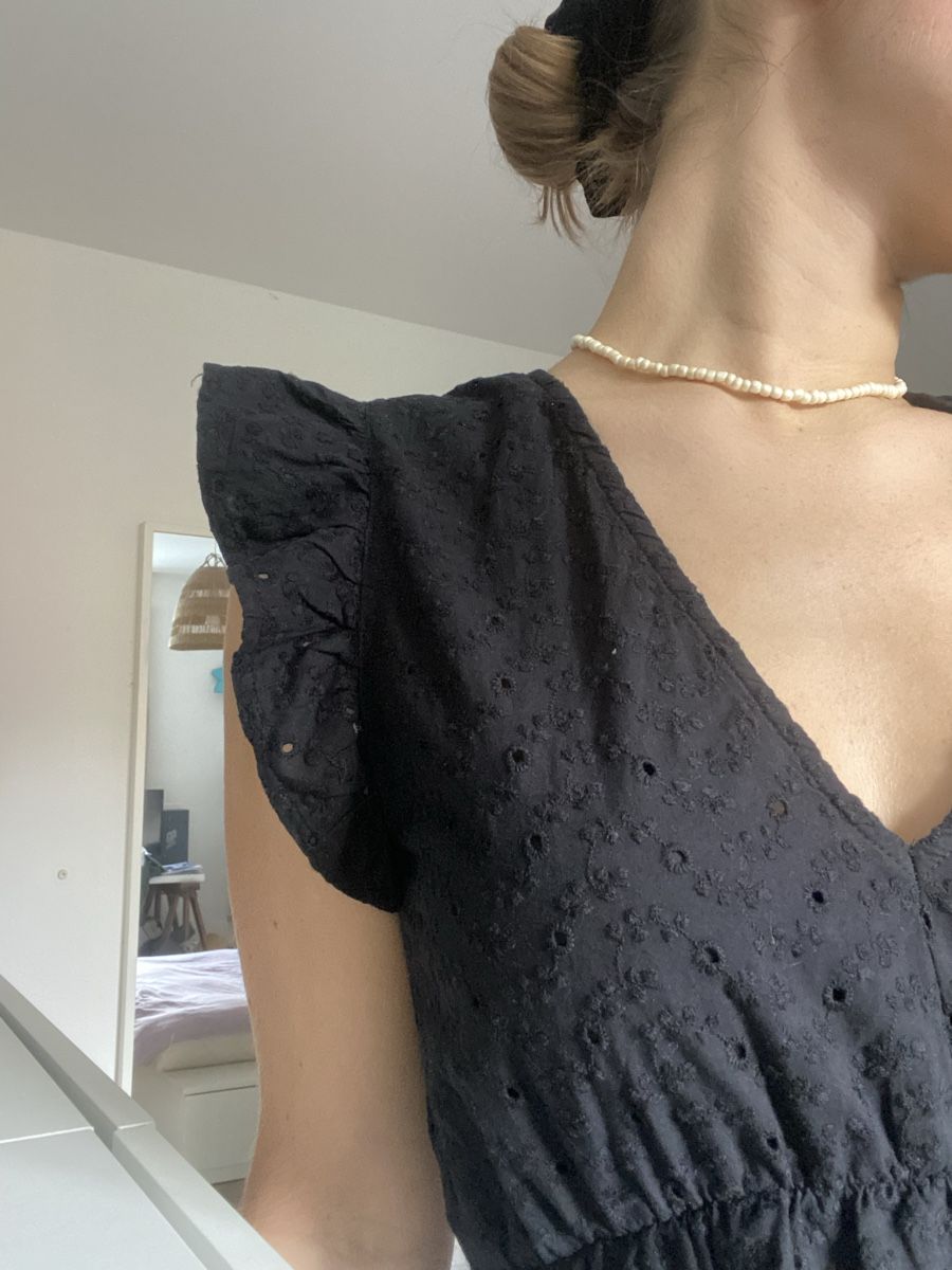 Pull&Bear Top: Schwarzes Pull&Bear Top mit Lochmuster – Nuovo (secondo la descrizione) da Bern venduto da Lisa_Joy 2