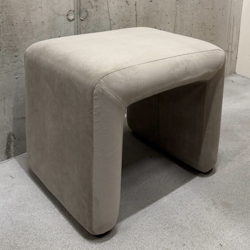 H&M Sgabelli: Hocker mit Samtbezug – Nuovo (secondo la descrizione) da Zürich venduto da Nomase10.