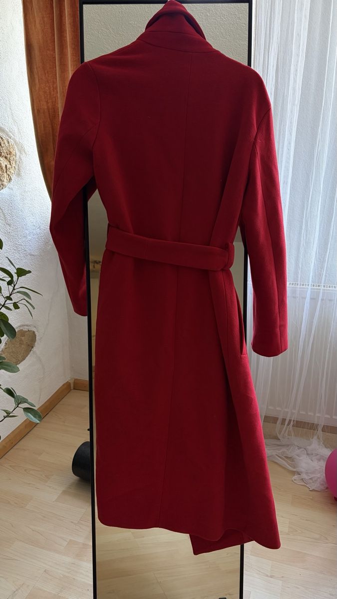 Cappotti: Leuchtend roter Mantel mit Gürtel – Usato da Pratteln venduto da plk_px2d 4