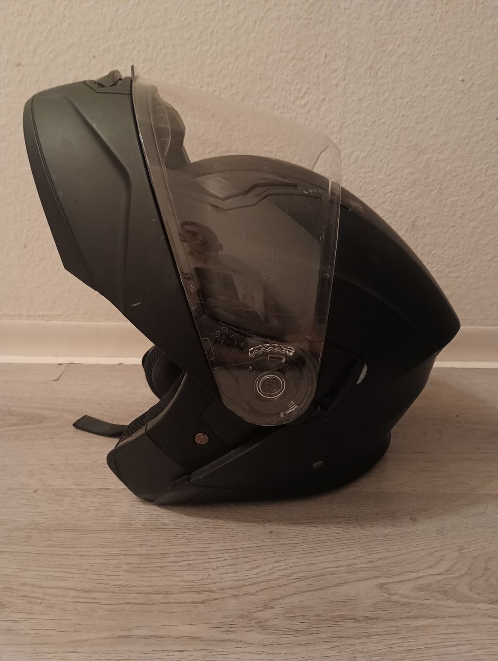 Caschi & visiere: Flip-Up Motorcycle Helmet Matte Black Size M – Usato da Dietikon venduto da isa_pz9m 1