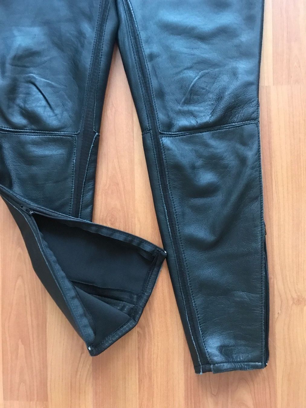 Pantaloni: Leder Hose isoliert – Usato da St.Gallen venduto da tze_g7lv 3