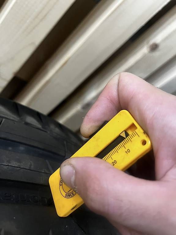 Pneus & Kompletträder: 235/40 R19 – Gebraucht aus Lostallo von nan_2cqk