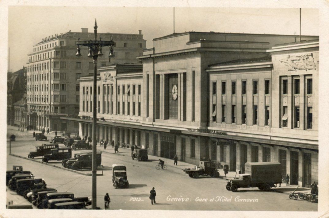 Cartoline postali: Genève   GE  -  Gare Cornavin  / Camion & Oldtimer   en 1932 – Usato da Brig venduto da Valcards54