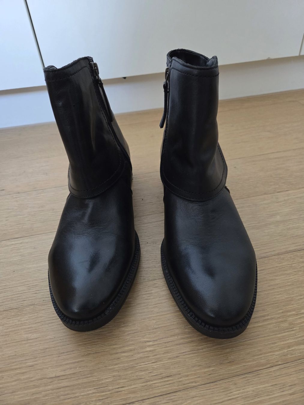 Geox Scarpe da donna: Bottines en cuir Geox noires Pointure 39 - NEW – Nuovo (secondo la descrizione) da Carouge GE venduto da Franllo 2