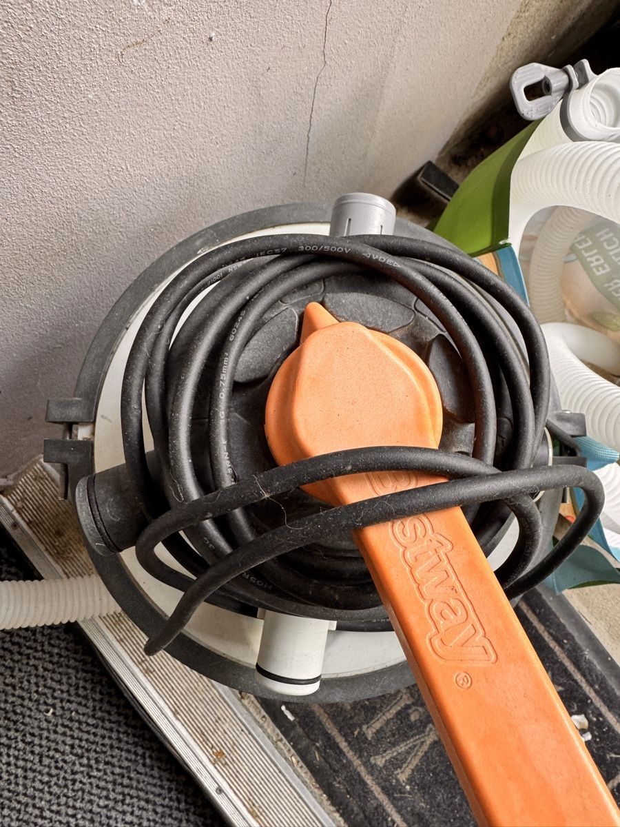 Bestway Heizung: Bestway Sandfilterpumpe gebraucht – Gebraucht aus Basel von Larkin01 1