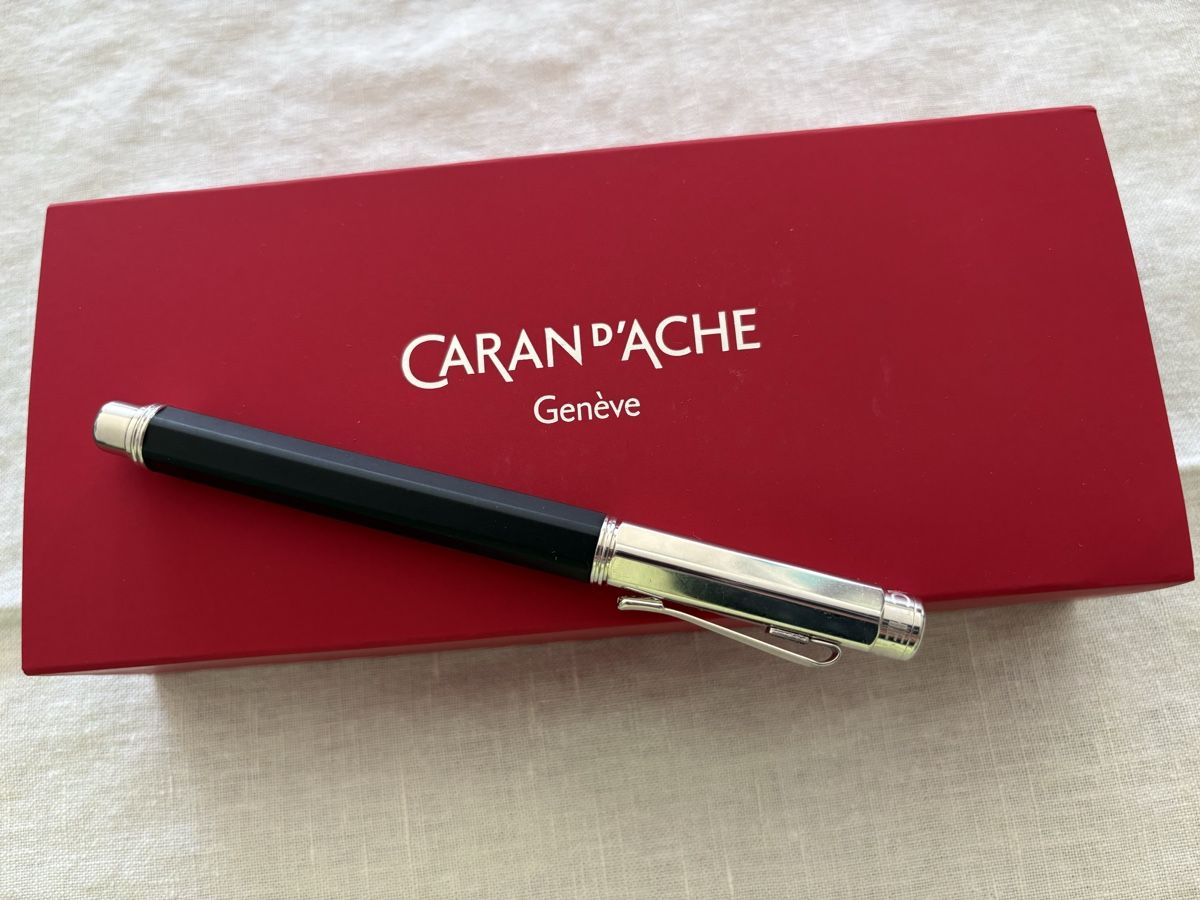 Caran D'Ache Penna & Evidenziatori: Caran D'Ache Collection Varius Rubberized – Nuovo e nell'imballaggio originale da Lugano venduto da Edera49