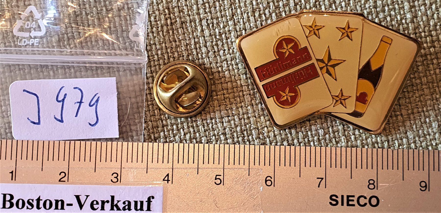 Placchette & Badge: J979 Pin Hürlimann Bier Jasskarten – Usato da Reinach BL venduto da Boston-Verkauf 1