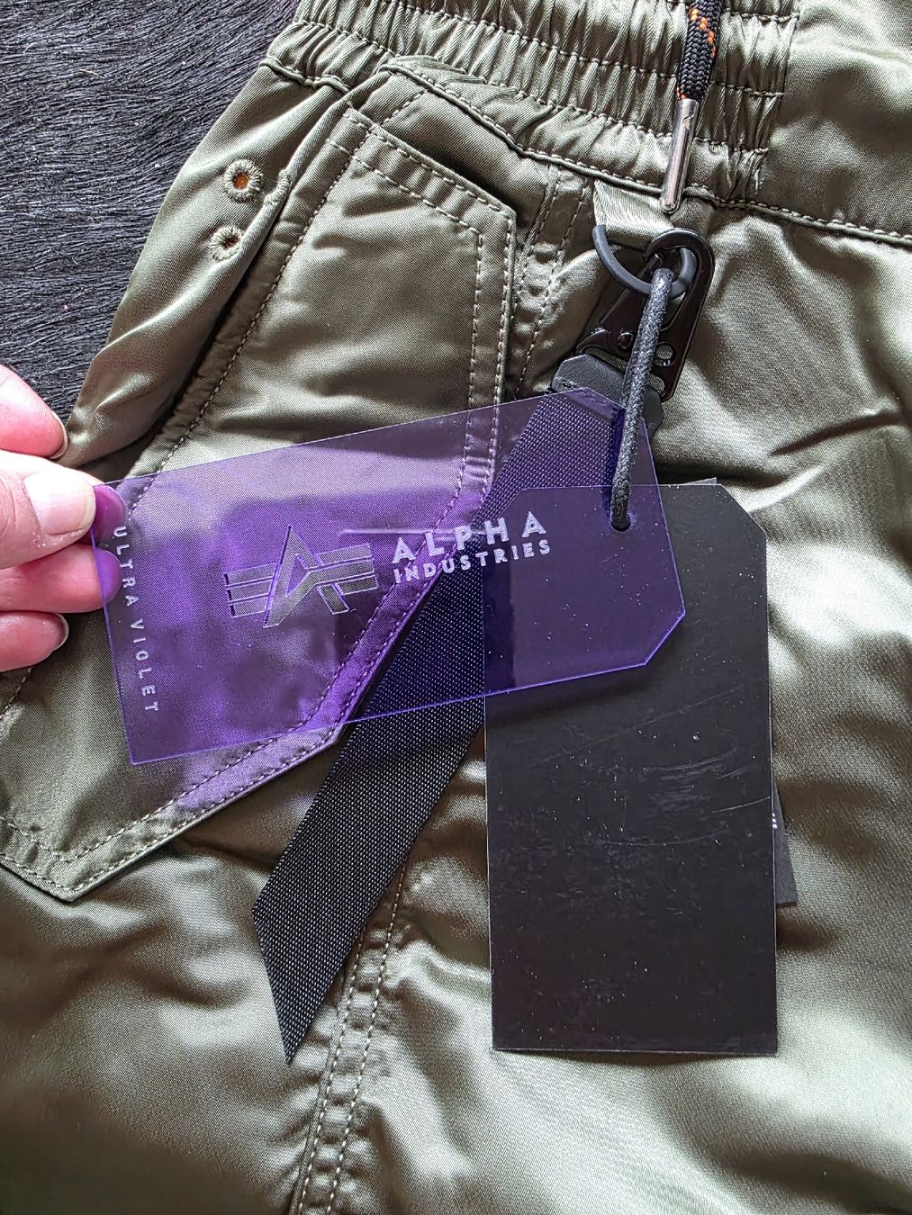 Alpha Industries Pantaloni: Pantaloni Alpha Industries M Nuovi – Nuovo e nell'imballaggio originale da Massagno venduto da let_6pgs 3