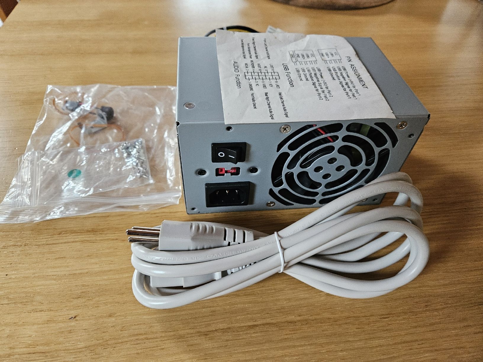 Composants électroniques: alimentation pour tour PC – Neuf avec emballage d'origine à Bavois par Patrose 4