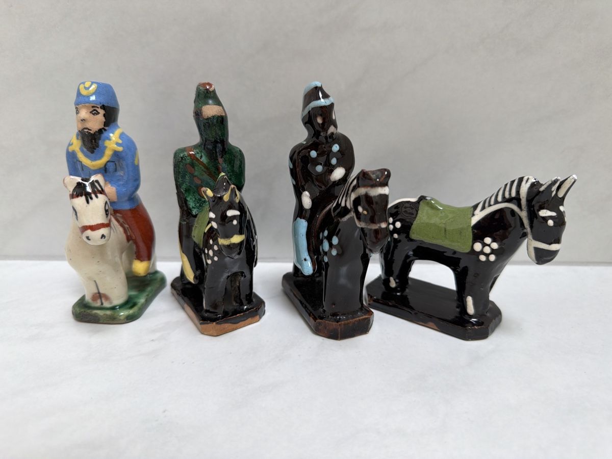Statuette: Keramik Figuren antik, Pferde mit Reiter. – Usato da Biberist venduto da Momo33 2