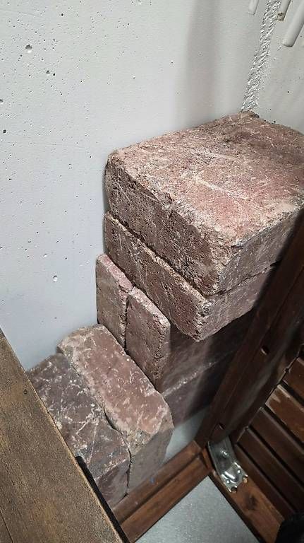 Pietre & tegole: 8 Mauersteine von Hornbach – Usato da Sursee venduto da Acosmicgate