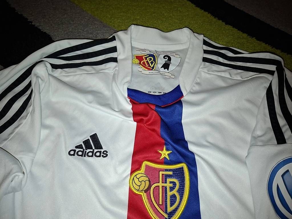 FC Basel Leibchen & Hosen: FC Basel Markus Steinhöfer Trikot Saison 12/13 XL – Gebraucht aus Basel von noe.isler 2