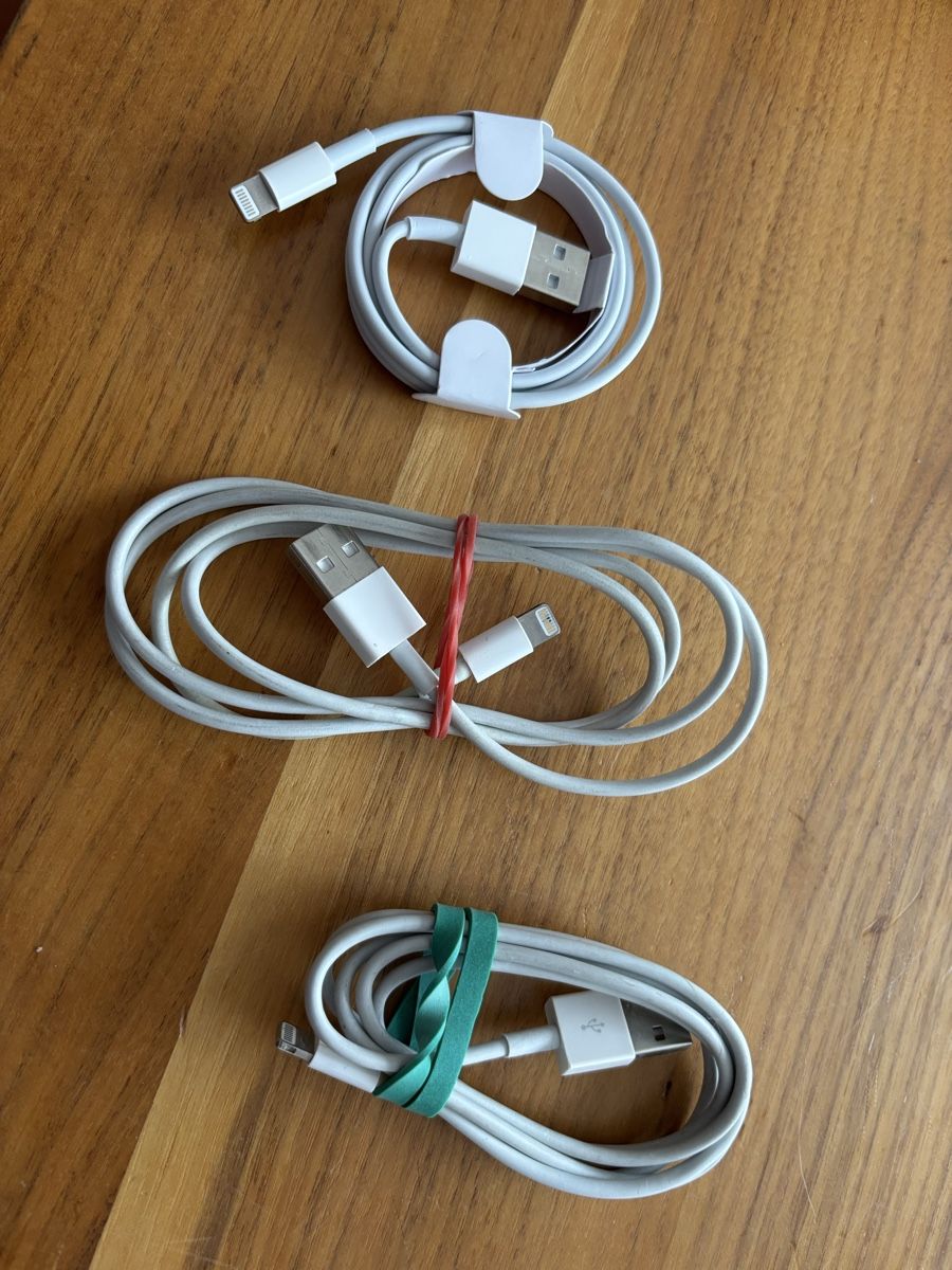 Apple Cavi: 3 USB Lightning Kabel – Usato da Dänikon ZH venduto da Zuri7