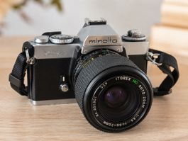 Appareil photo Minolta XD5 avec objectif Itorex Zoom 38-70mm