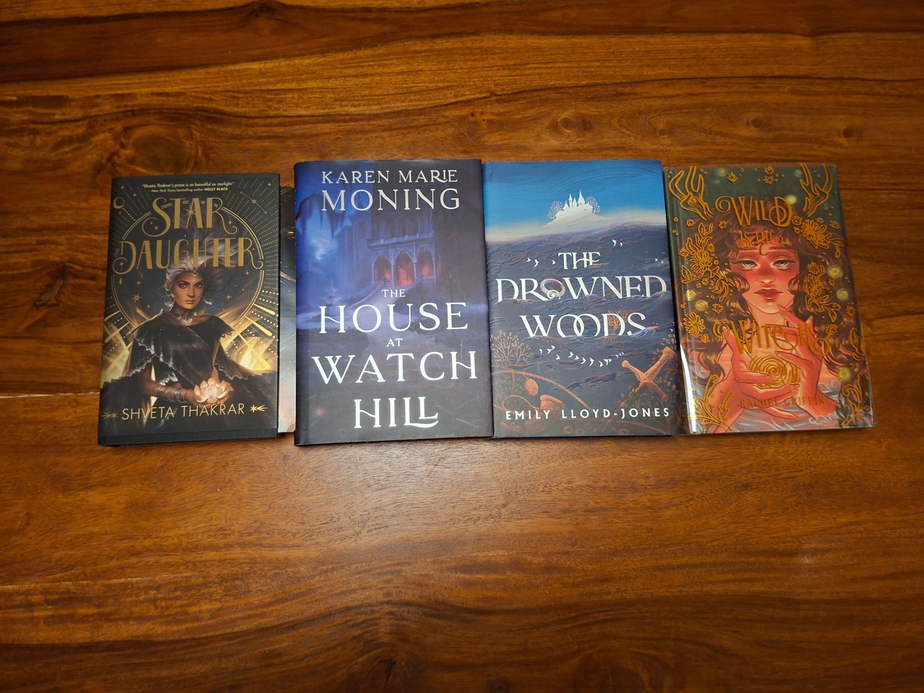 Libri: FAIRYLOOT packet, signierte Bücher – Nuovo (secondo la descrizione) da Regensdorf venduto da amb_n5n7