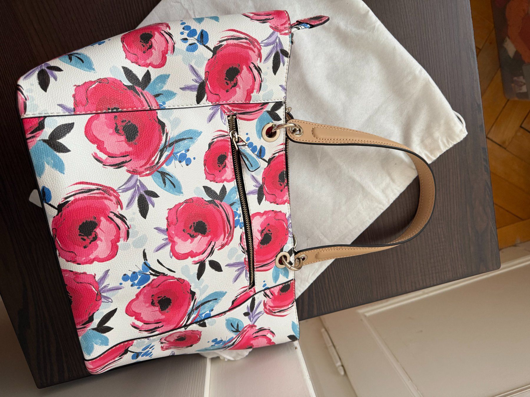 Guess Borse da donna: Sac cabas/Shopper fleuri GUESS – Nuovo (secondo la descrizione) da Le Locle venduto da tchanatakoua 8