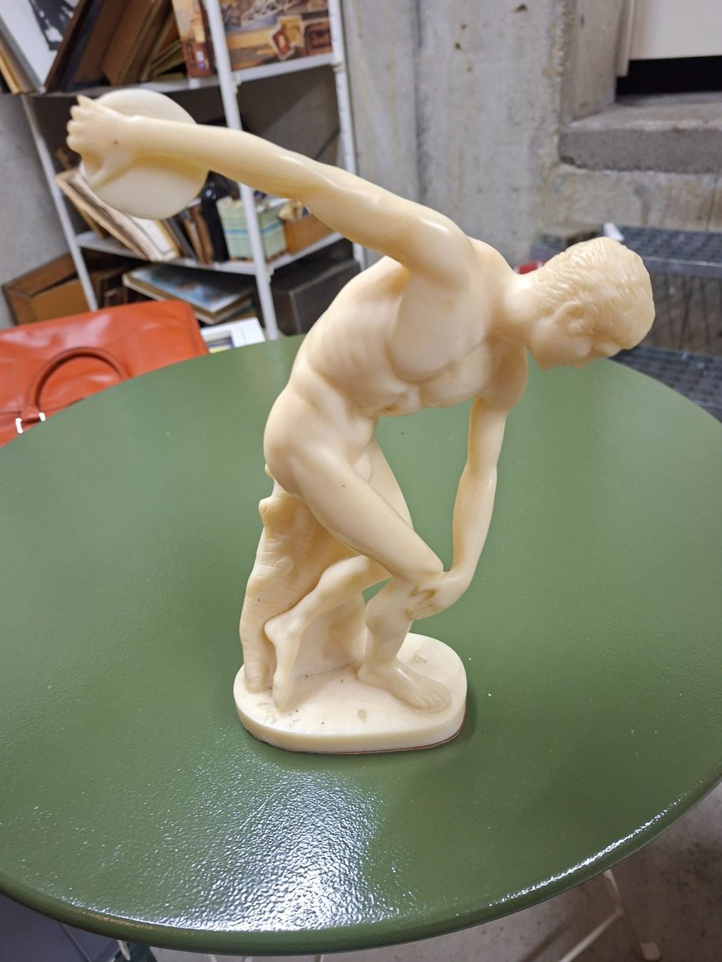 Skulpturen & Statuen: Klassische Diskuswerfer-Figur, Kunstobjekt für Kenner! – Gebraucht aus Schaffhausen von meteor7 1