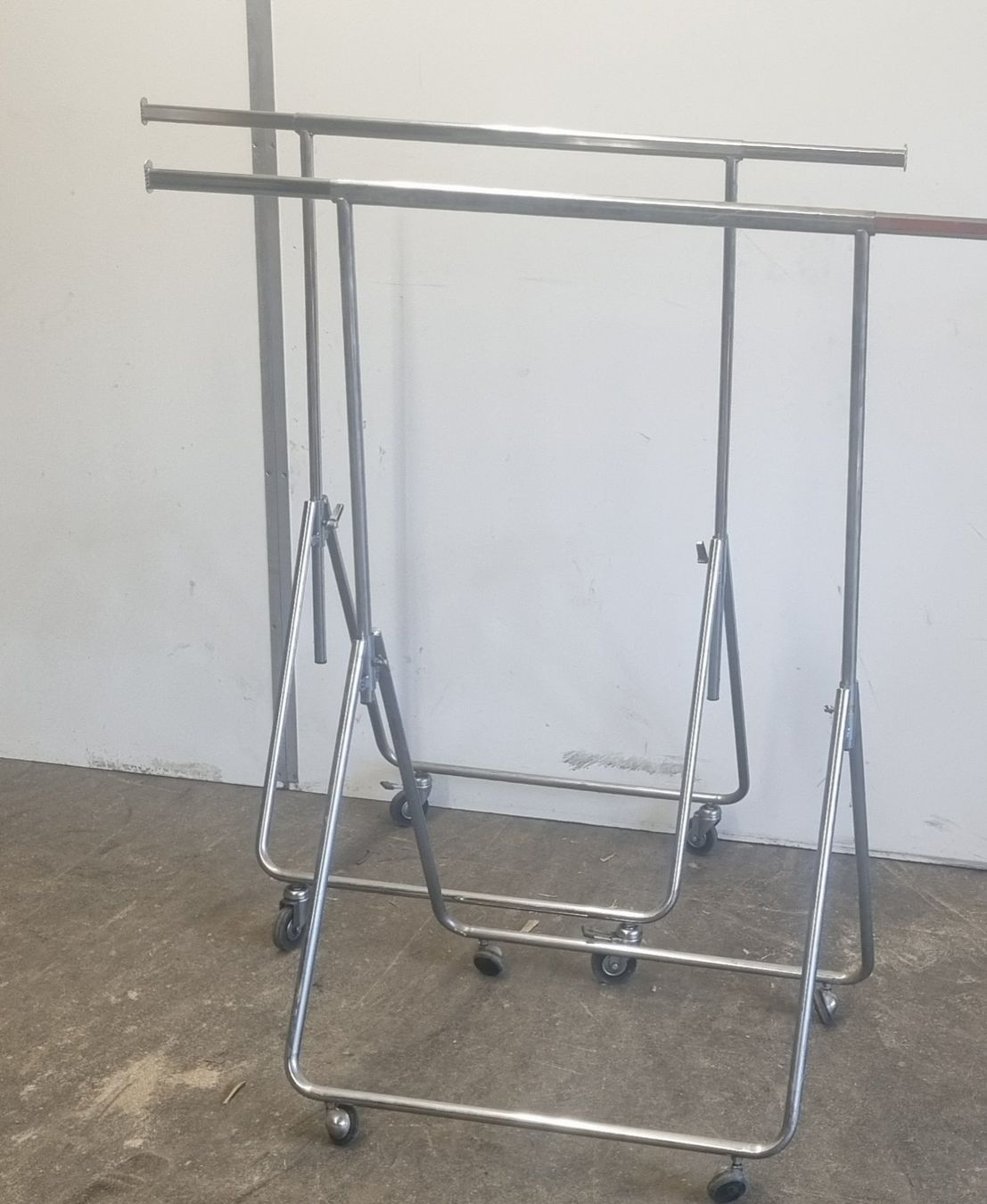 Altro in Decorazioni & Accessori: 2 Profi Kleiderständer Klappbar – Usato da St. Margrethen SG venduto da morimpex