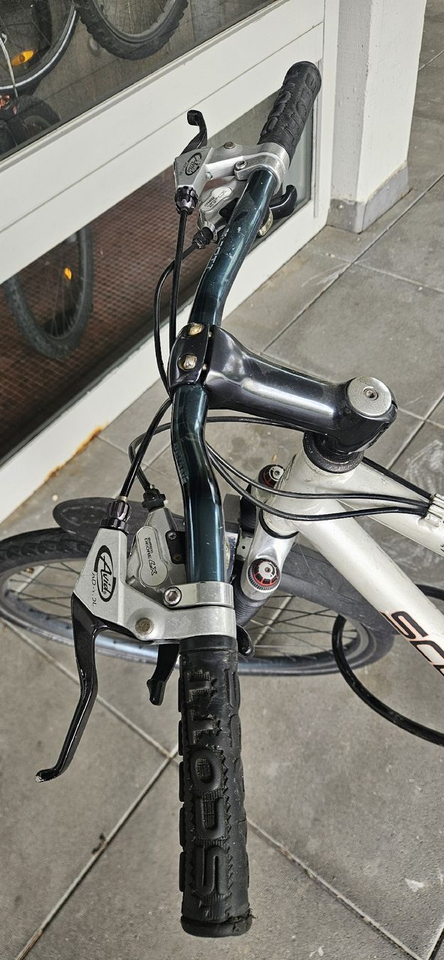 Scott Biciclette: Vélo Scott Solution 26 pouces blanc bon état – Usato da la tour-de-peilz venduto da Hibou82 2