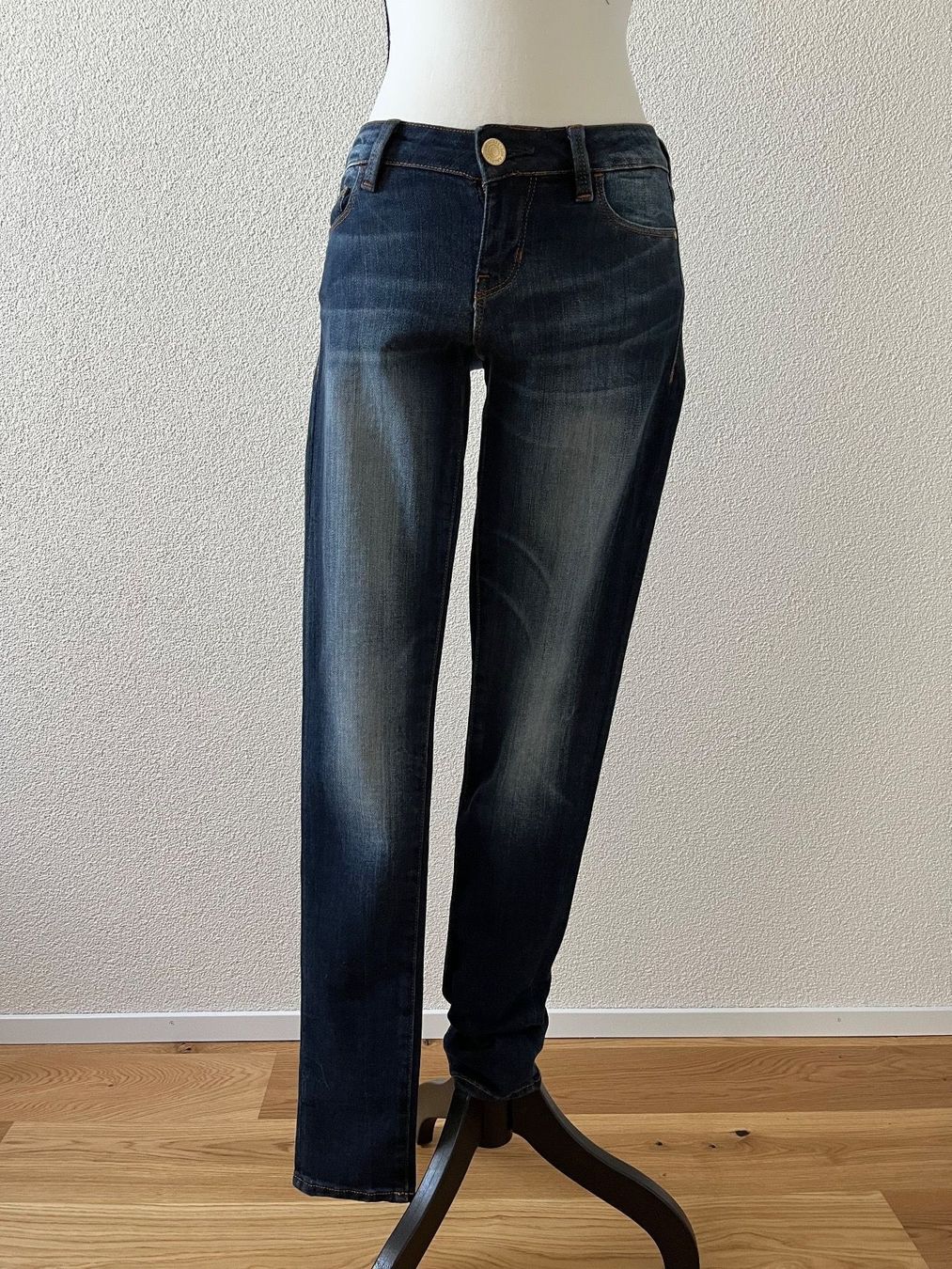 Guess Jeans: Guess Jeans Grösse 25 – Nuovo (secondo la descrizione) da Grafstal venduto da fynesong 3