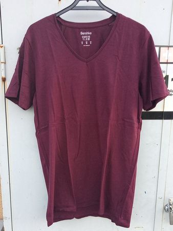 Bershka T-Shirt Herren Grösse M, Bordeaux, V-Ausschnitt