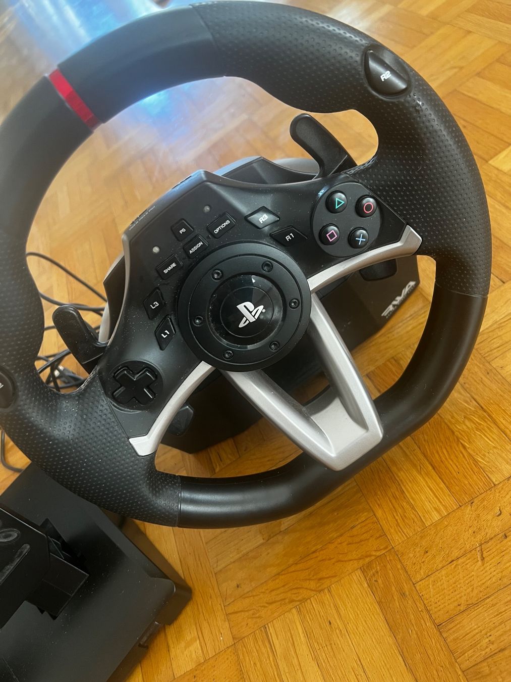Console: Lenkrad ps4 – Usato da Ebikon venduto da Venus025 1