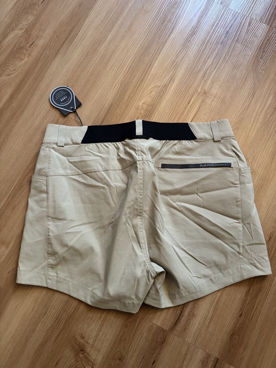 Peak Performance Pantaloni: Peak Performance Damen Shorts Gr. L, Beige – Nuovo e nell'imballaggio originale da Gadmen venduto da Pinguin89_90 2