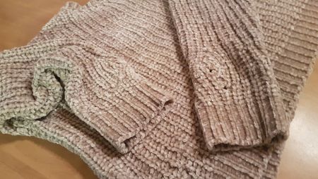 Pull taille M marque Chicorée matière douce