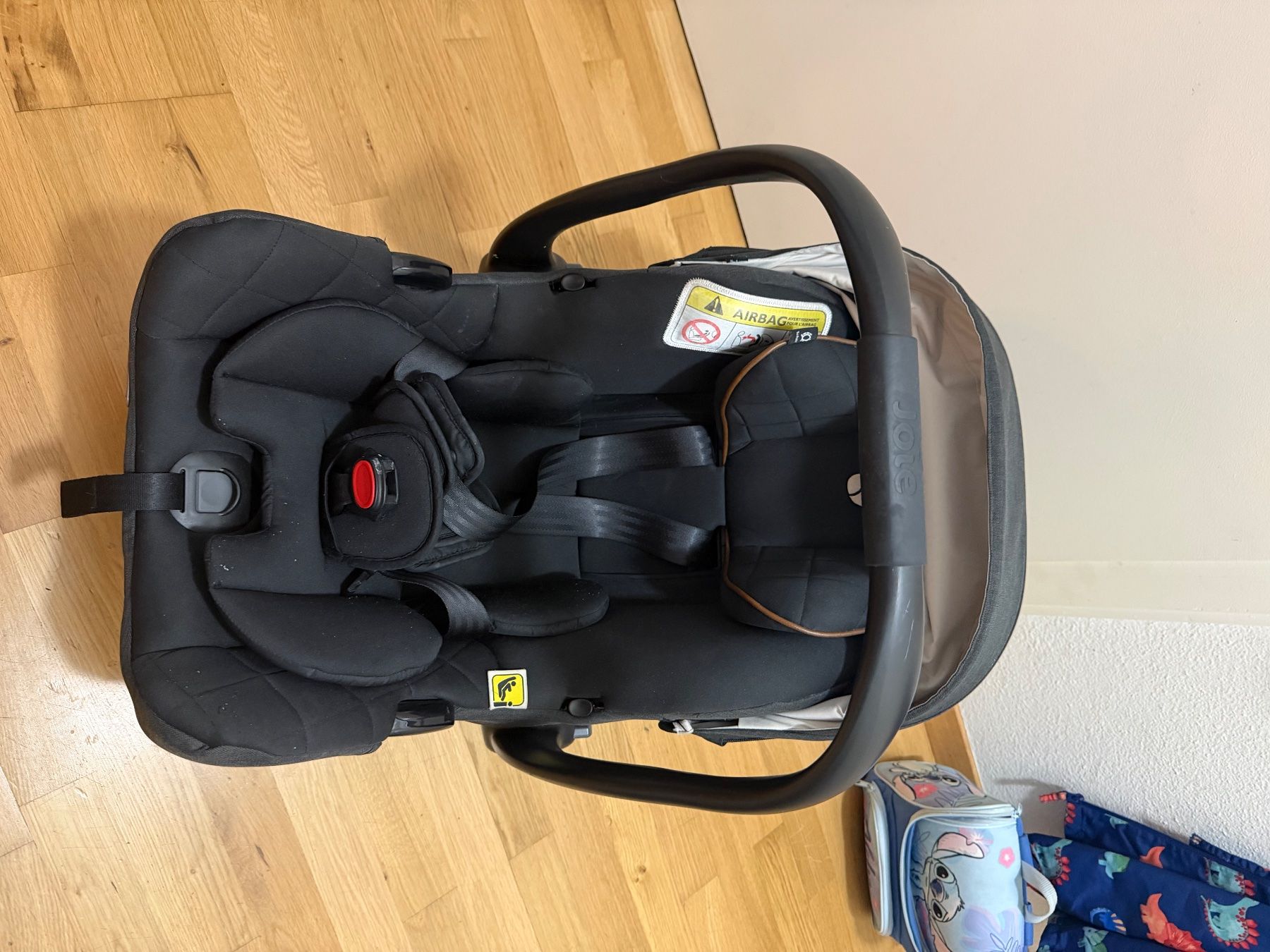 Joie Sièges auto: Joie Babyschale schwarz gebraucht – D'occasion à Bern par Mechaniker321