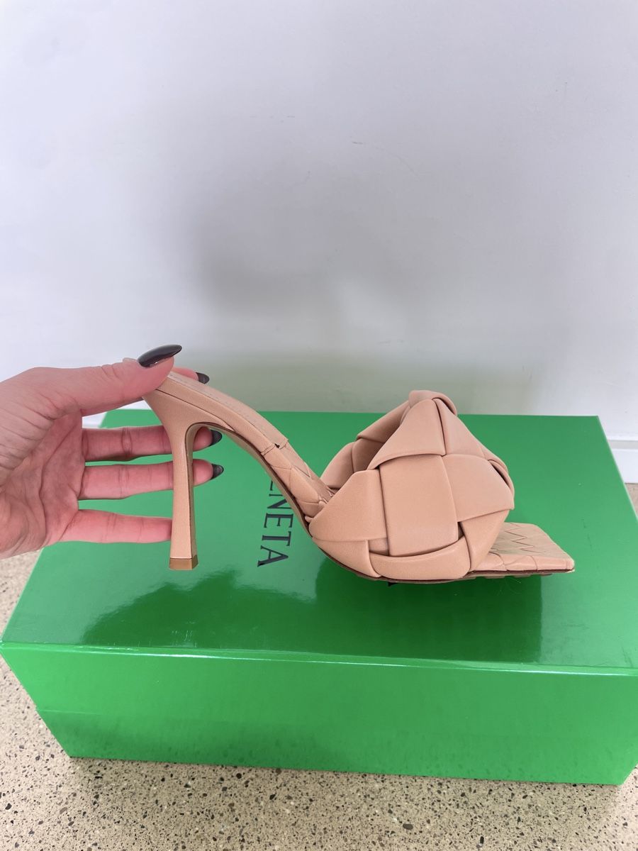 Bottega Veneta Scarpe da donna: Bottega Veneta Lido Mules – Usato da Stäfa venduto da Nicole093 7