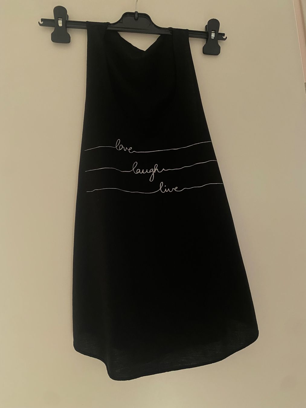 Top: schwarzes Tanktop "live, laugh, love" – Nuovo (secondo la descrizione) da Riedholz venduto da lenibeni03 1