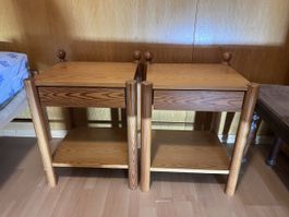 2 Holz Nachttischli