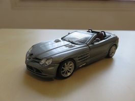 Mercedes-Benz SLR McLaren Roadster | Modell 1/32 von Bburago