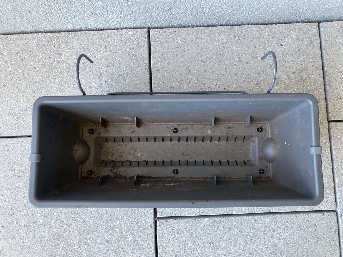 Vasi per fiori: Elho Balkonkasten mit Wasserreservoir, anthrazit – Usato da Zürich venduto da eic_cd8v 1