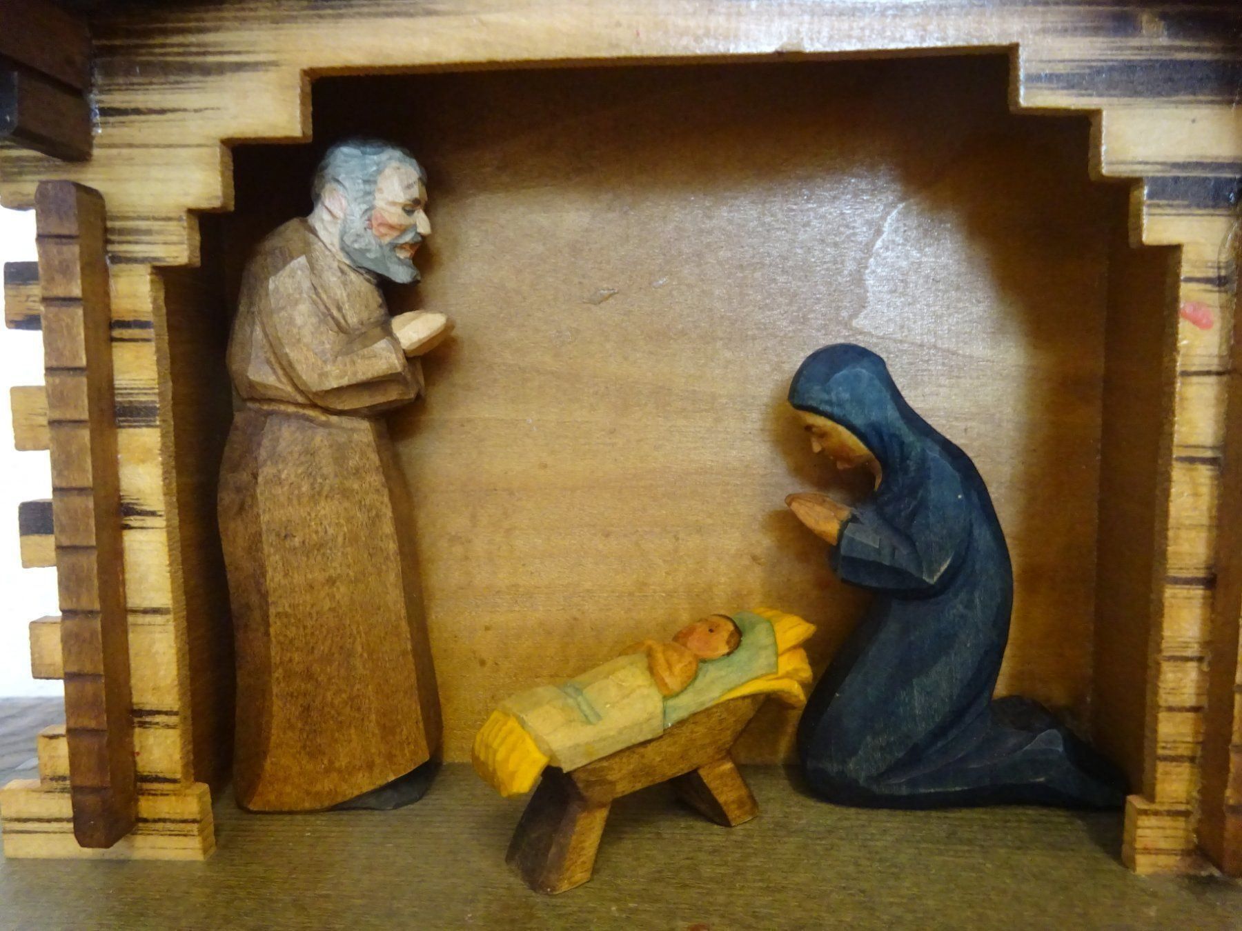 Sculture & Statue: Alte Huggler Krippe mit Chalet – Usato da Esslingen venduto da eintagammeer 3