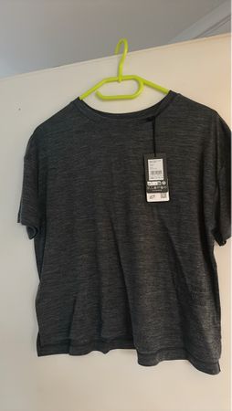 Damen T-Shirt grau Grösse S neu mit Etikett
