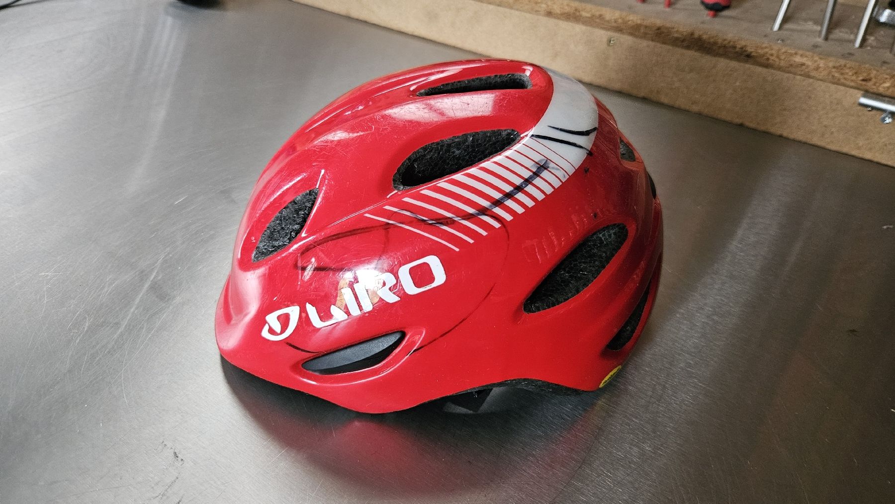 Giro Caschi: Kinderhelm Giro rot xs 45-49cm – Usato da Ursenbach venduto da bufu32