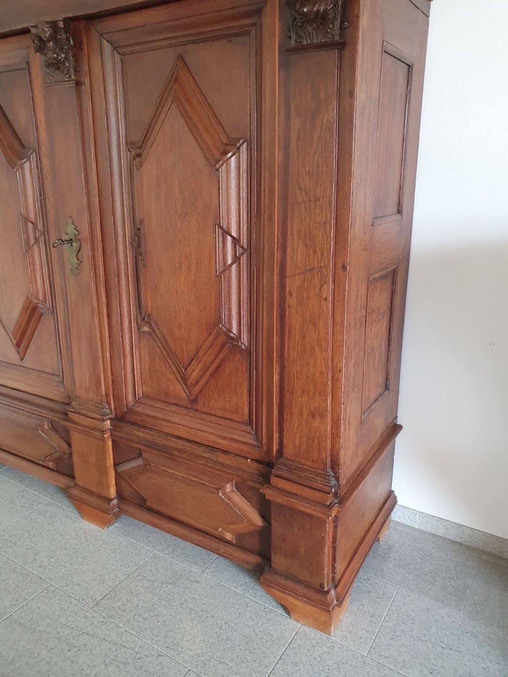 Armadi: Barock Schrank Eiche massiv ORIGINAL Barockschrank Eiche – Usato da Gemünden venduto da GEUENWALD 3