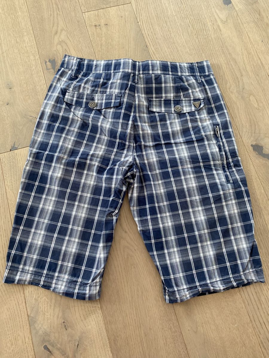 Guess Pantaloni: Guess Shorts Grösse 42 – Usato da Lachen/SZ venduto da Flower2 1