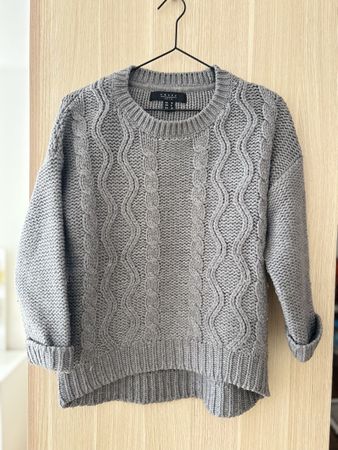Grauer Zopfmuster Strickpullover - kuschelig warm für Winter