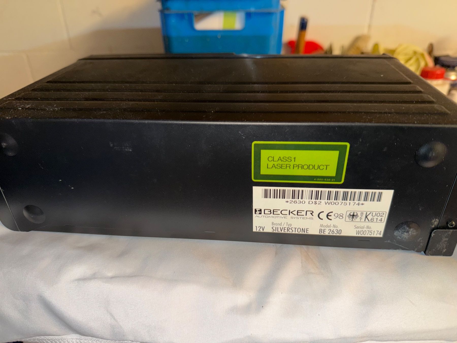 Mercedes-Benz Tutti pezzi di ricambio auto: Becker Silverstone CD Wechsler 2650 und Sonny CD Wechsler – Usato da Luzern venduto da Basa73 4