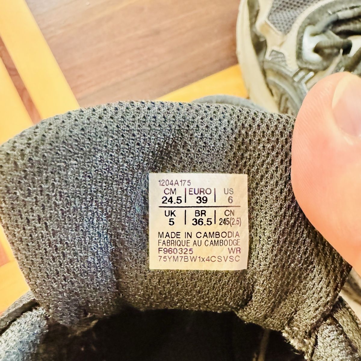 Asics Herrenschuhe: Asics Gel NYC Grösse 39 – Gebraucht aus Zürich von jazzlowa 5