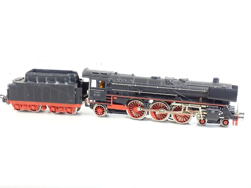 Märklin H0 Steam Locomotive F800 BR 01 097 In Top