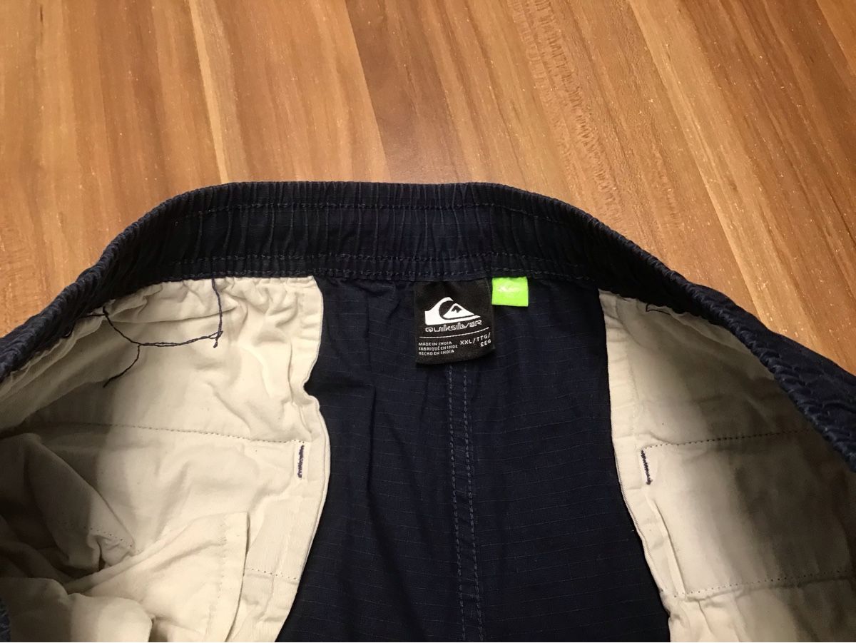 Quiksilver Pantaloni: Quiksilver Cargo-Shorts XXL Farbe Navy – Usato da Grabs venduto da ema1991 2