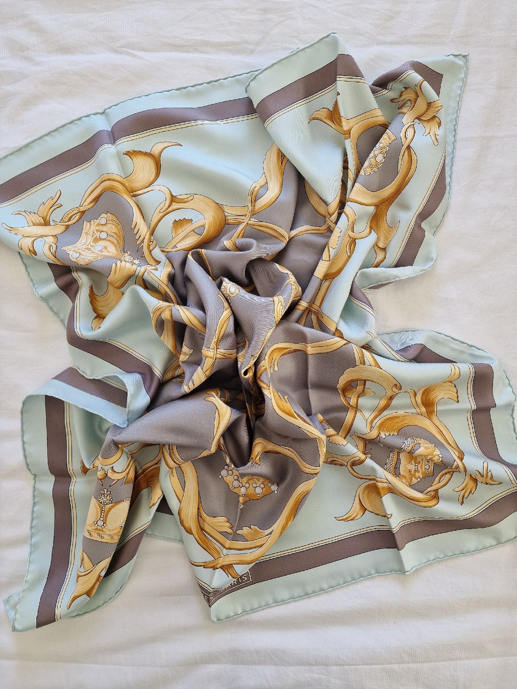 Hermès Foulard & Sciarpe: Carré Hermès Les Couronnes – Nuovo (secondo la descrizione) da St. Niklausen LU venduto da wishbonerfb 3