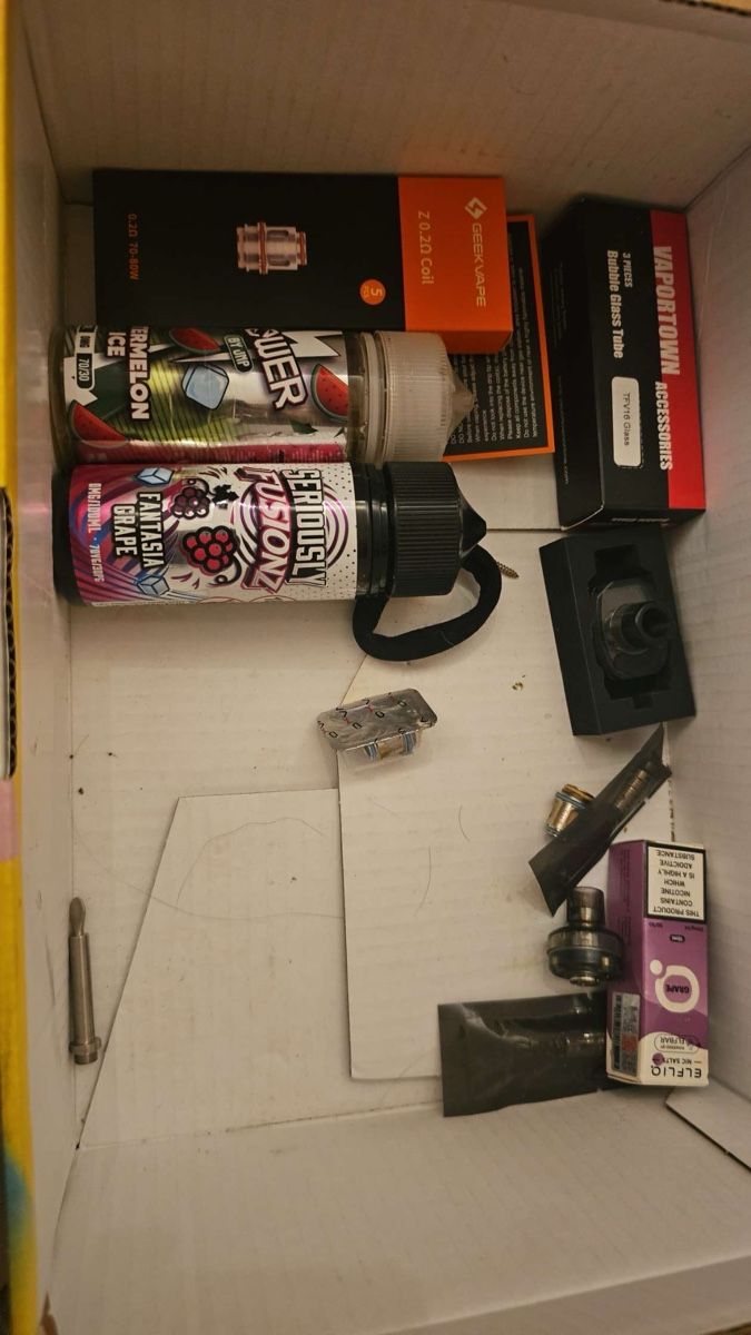 Autres tabacs: 6 vapes + more – D'occasion à Basel par TyraTroll 2