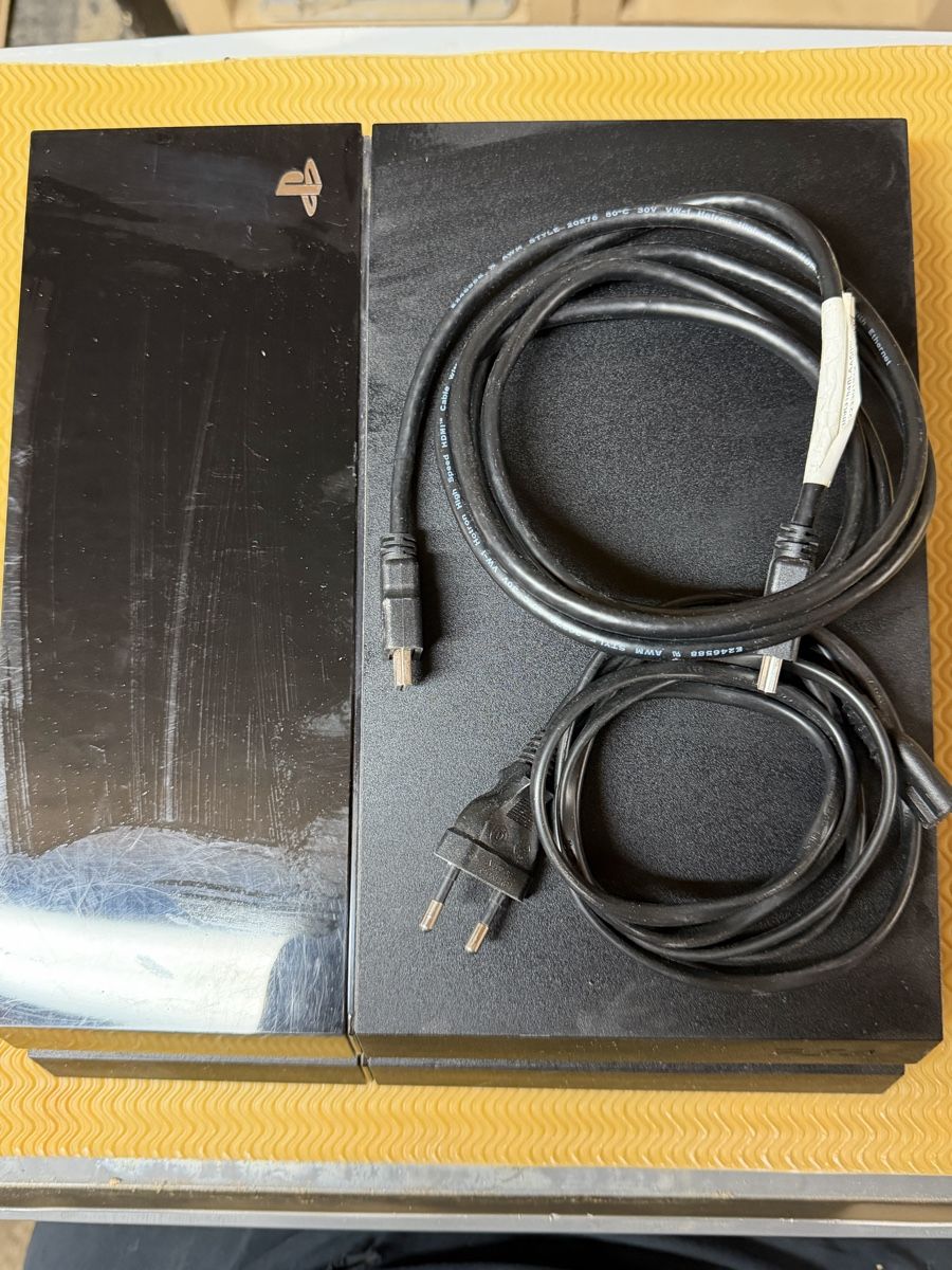 Sony Console: Sony PlayStation 4 - 500go – Usato da fey venduto da Caductilometre 1