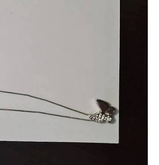 Catenine: Collana con ciondolo farfalla – Usato da Lumino venduto da ghi_x8jl